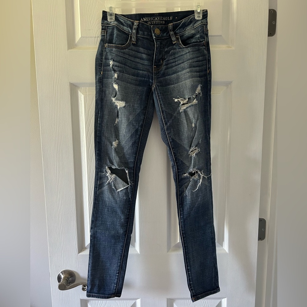 Mid rise- Jegging super stretch with rips